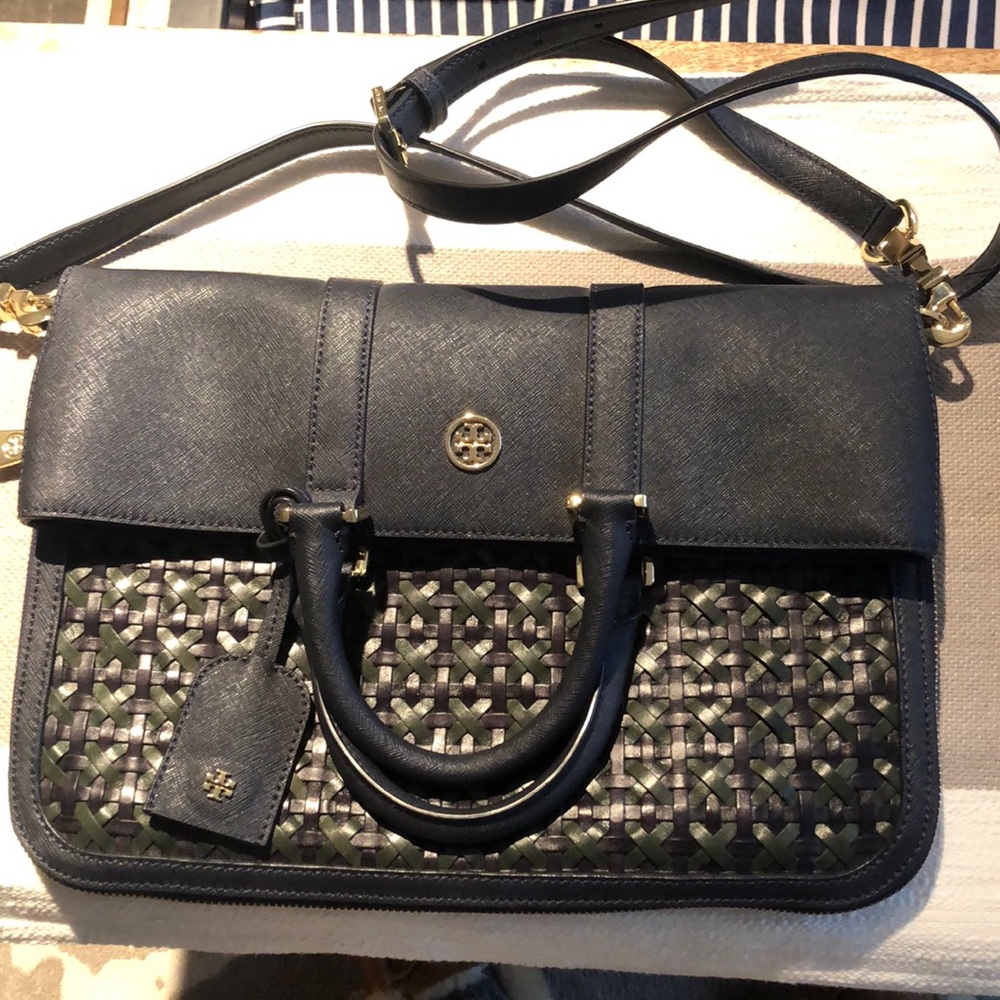 Tory Burch crossbody or top handle bag